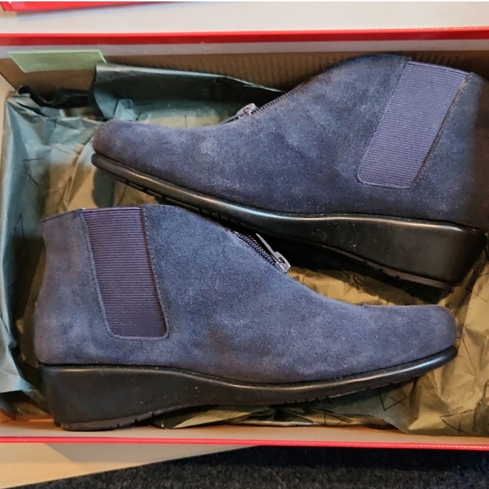 Aerosoles Women's Allowance Ankle Boot Sz 5 M Navy Blue Suede Worn 1X